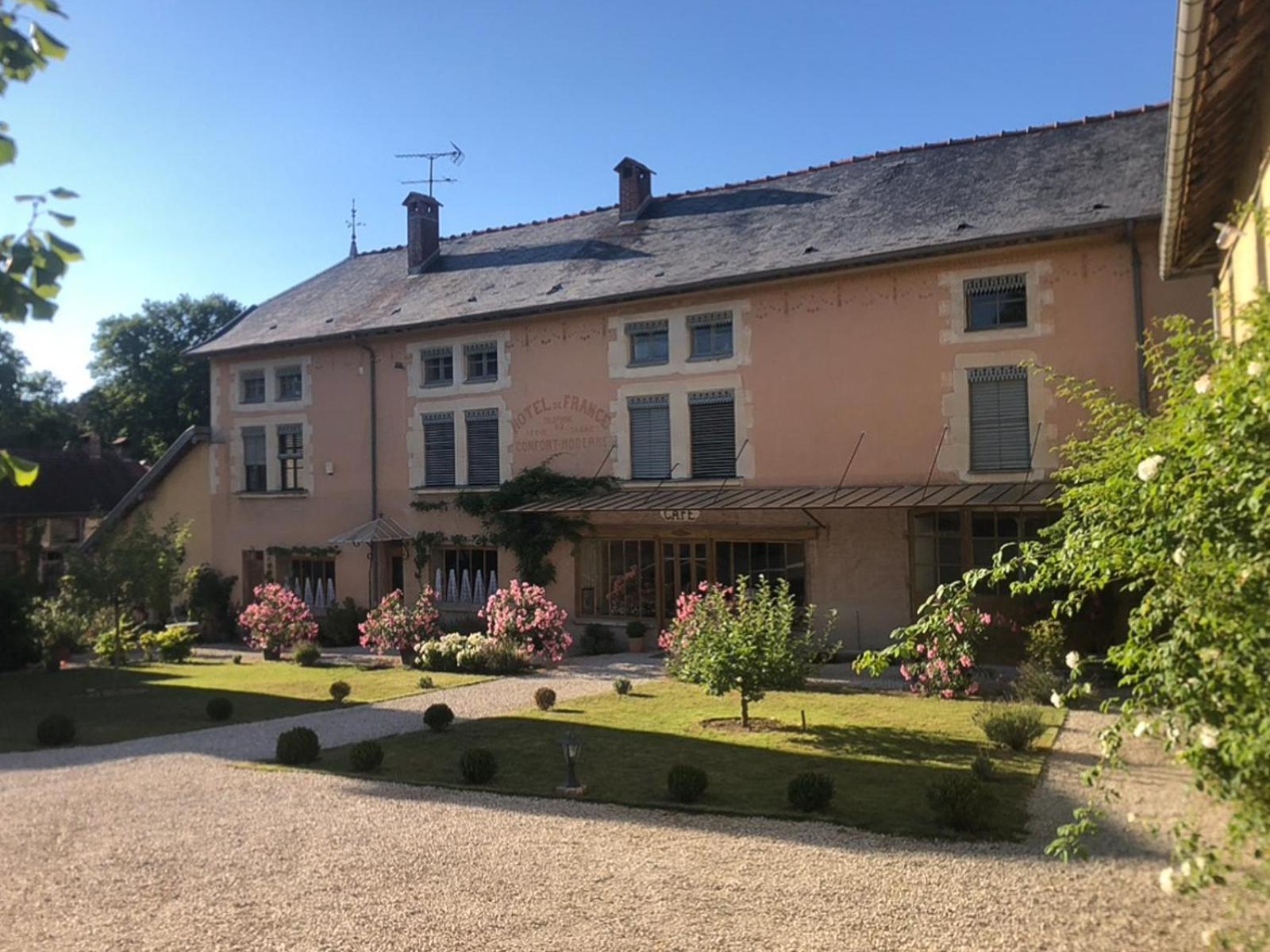 Domaine Hotel De France Cunfin 외부 사진